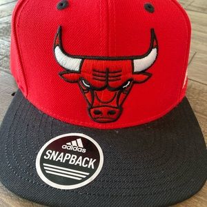 Chicago Bulls flatbill hat NWT.